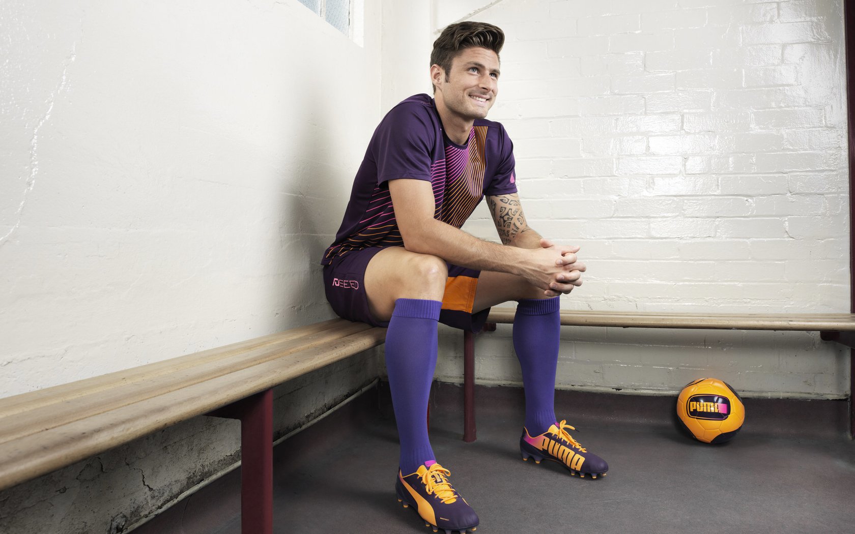 LCS加强青训体系建设,青训理念