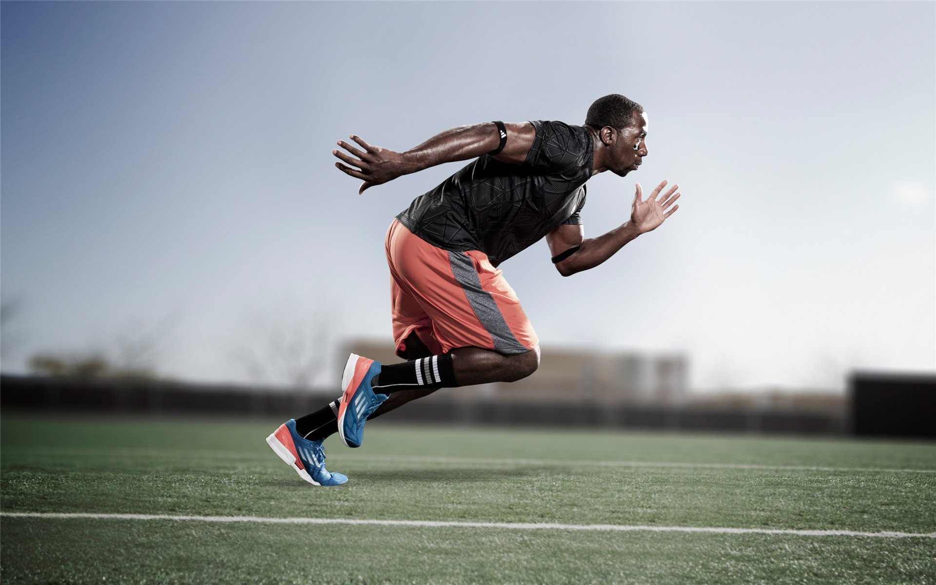 “未来赛车:新能源动力带来的速度革命”,未来能源汽车